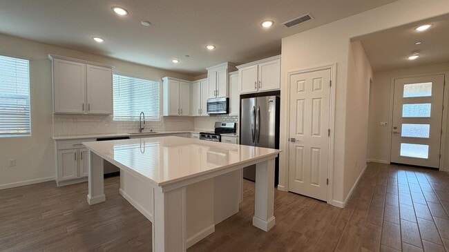 Photo - 2153 N Renn Ave