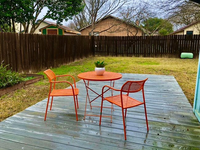 Photo - 1402 Byers Ln