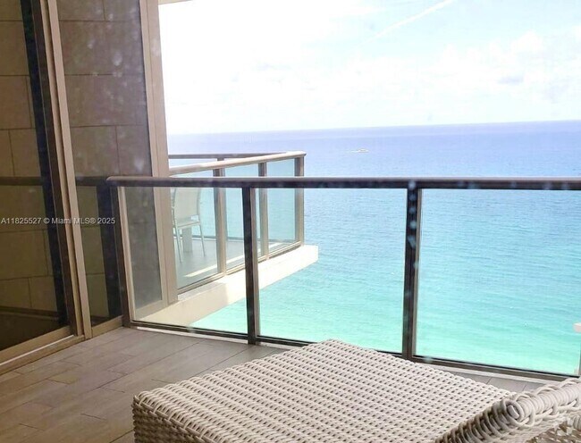 Building Photo - 9705 Collins Ave Unit 2504N Rental