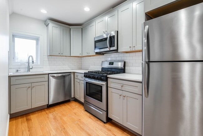 Photo - 14 Pompeii St Unit 2