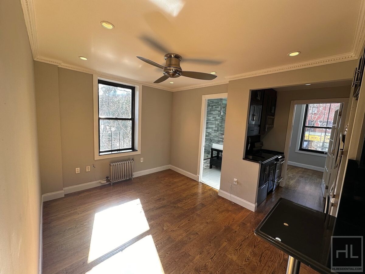 E 10TH ST. - E 10TH ST. Apartment Unit 1