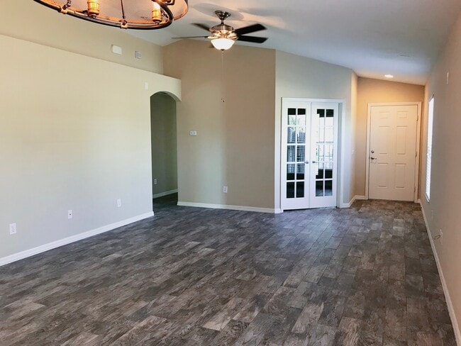 Photo - Beautiful 3 Bedroom 2 Bath for Rent in Spring Hill!