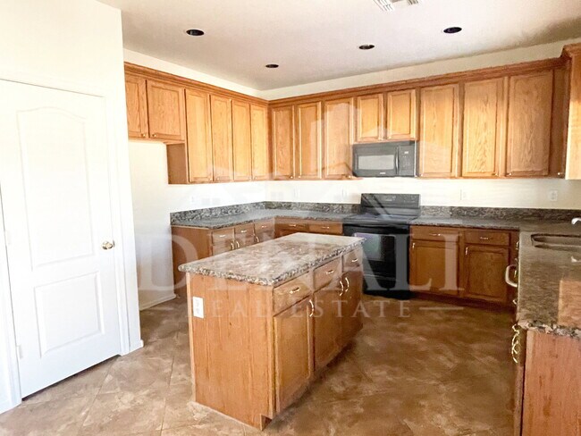 Photo - 144 S 108th Dr