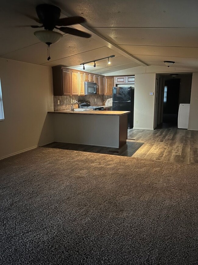Building Photo - 2918 SW J Ave Rental