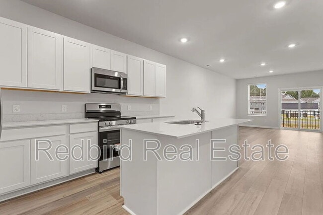 Photo - 1611 Manuka Ln