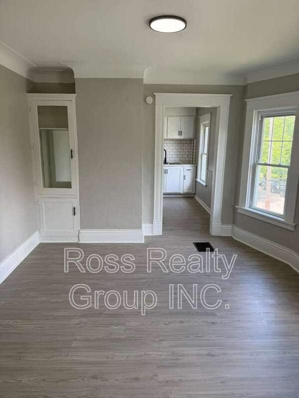 Photo - 702 Boalt St Unit upper