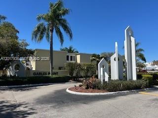 Building Photo - 6845 SW 45th Ln Unit 1