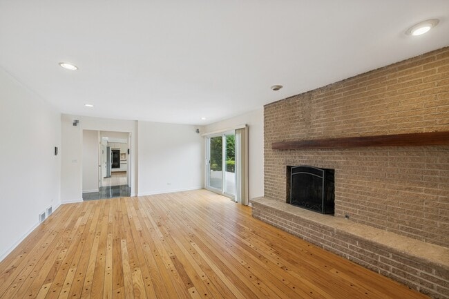 Photo - 2175 Kipling Ln