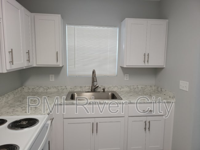 Photo - 1356 River Hills Cir E