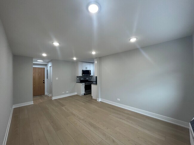 Photo - 516 W Aldine Ave