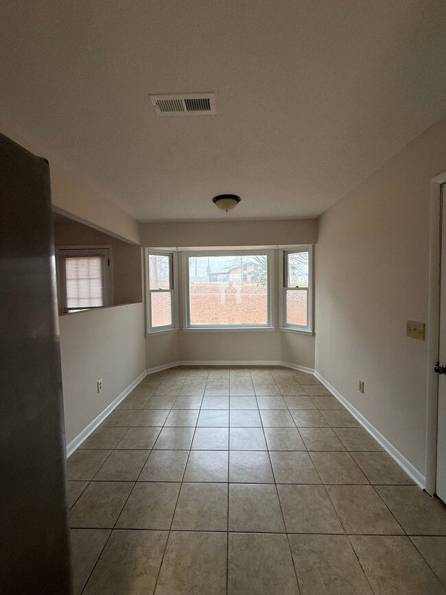 Photo - 100 Foxhill Dr