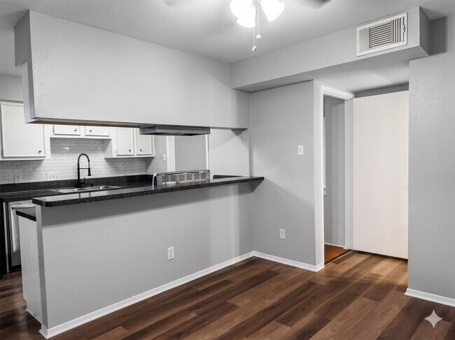 Photo - 1069 Willow Oaks Cir Unit 1069