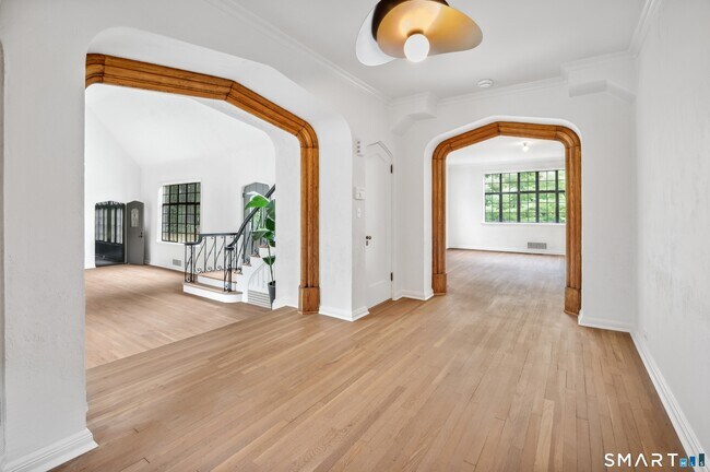 5 Sherwood Ave