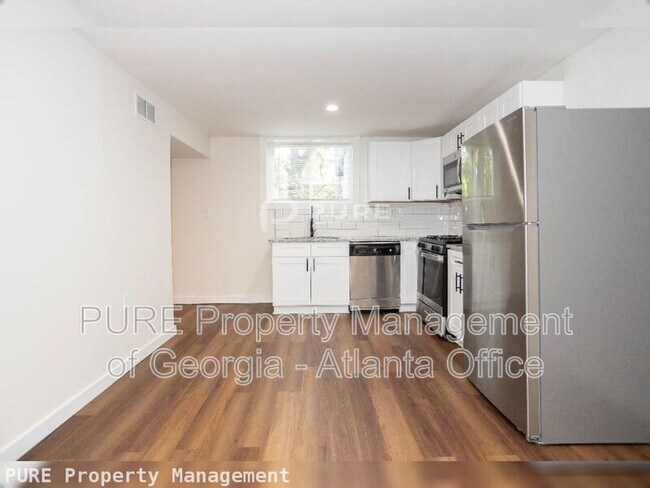 Photo - 1138 Gerald Pl SW Unit Apt B