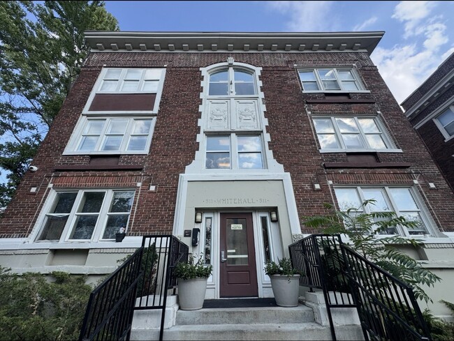 Building Photo - White Hall Lofts