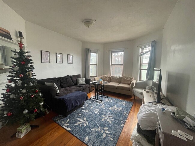 Building Photo - 44 I St Unit 3