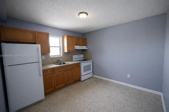 Photo - 2315 W Okeechobee Rd Unit 202