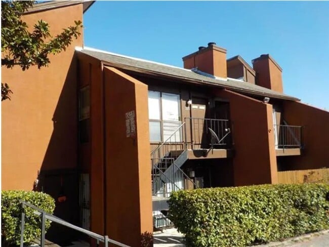 Building Photo - 7152 Fair Oaks Ave Unit 2045