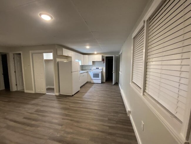 Photo - 95 E Main St