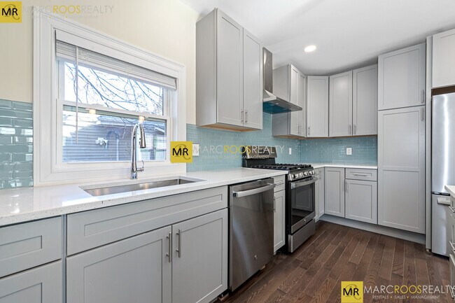 Photo - 230 Fulton St