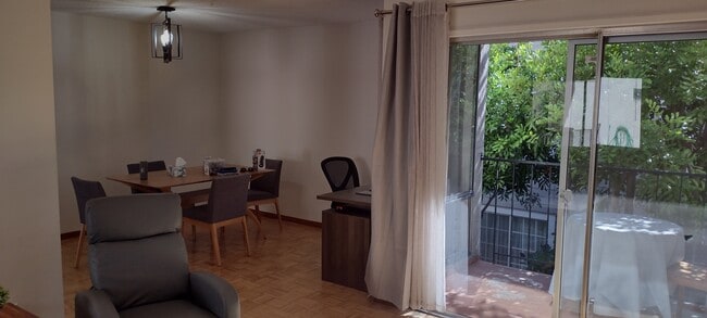 Photo - 528 N Jackson St Unidad 203