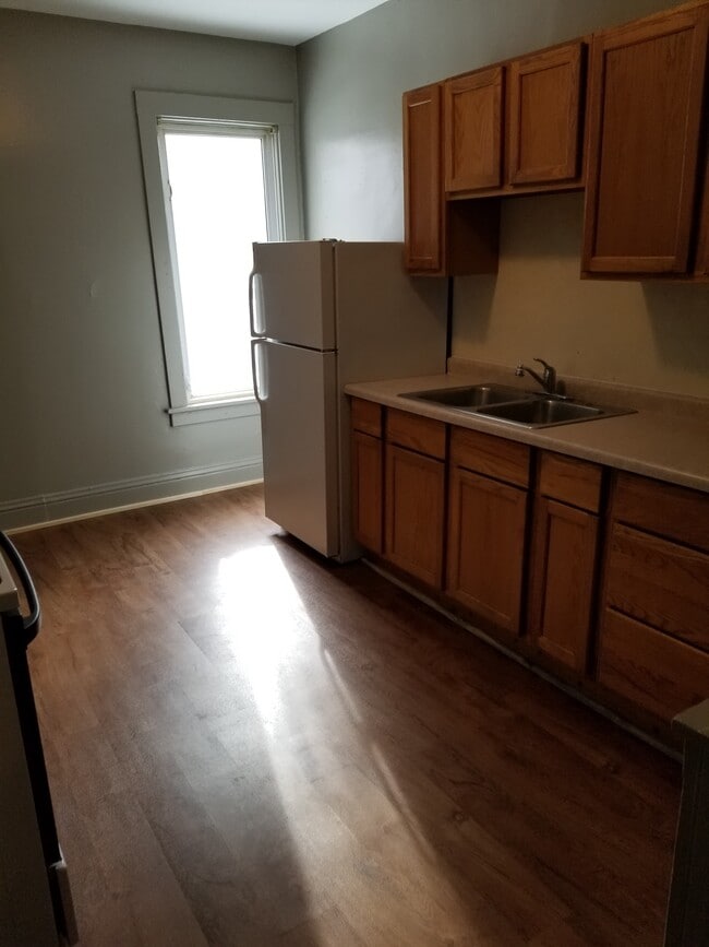 Kitchen - 609 W Cottonwood St Unit 609 1/2