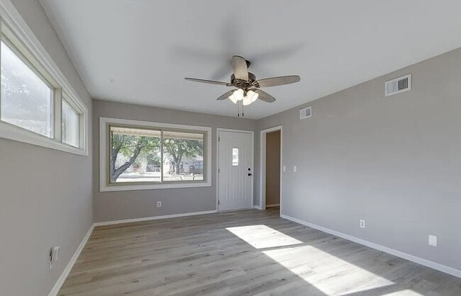 Photo - Adorable 4 Bedroom in Haysville!