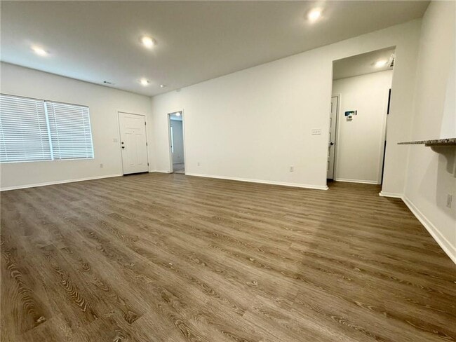 Photo - 2720 Evans St