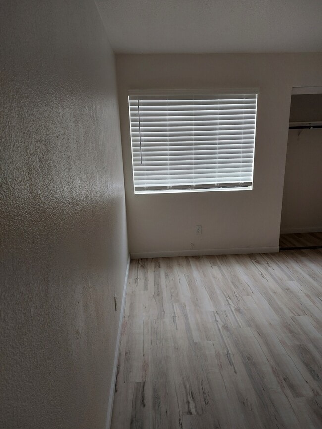 Photo - 405 N Lincoln Way