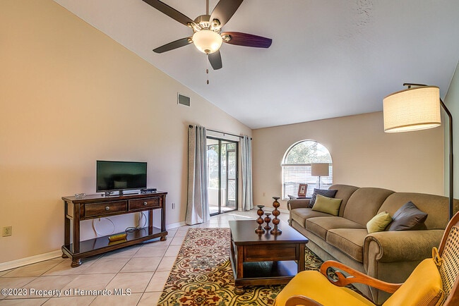 Photo - 9187 Lingrove Rd