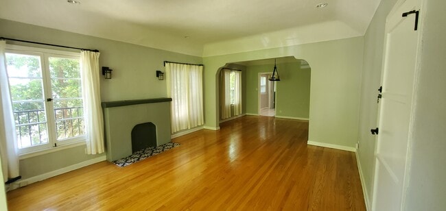 Photo - 1135 Cardiff Ave Unidad 1137