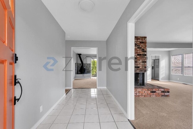 Photo - 25 Leslie Ct