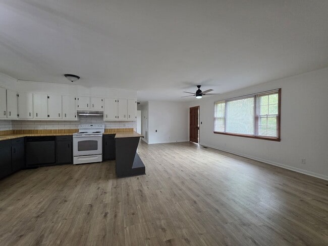 Photo - FOR LEASE Charming All-Brick Home on 1 Acr...