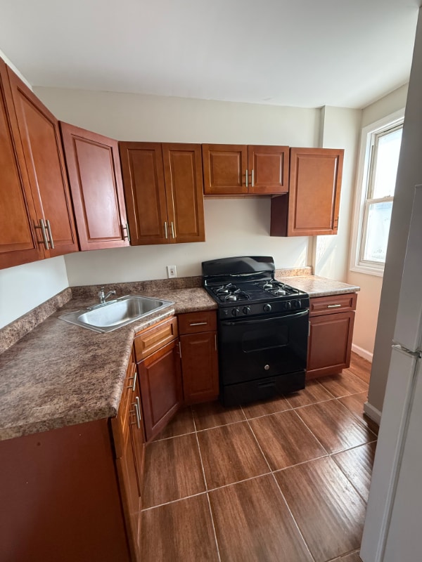 Building Photo - 178-180-180 Alexander St Unit 3 Rental