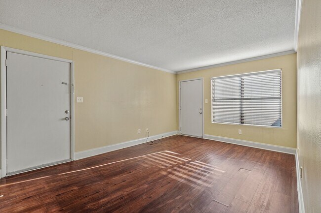 5th Avenue Apartments