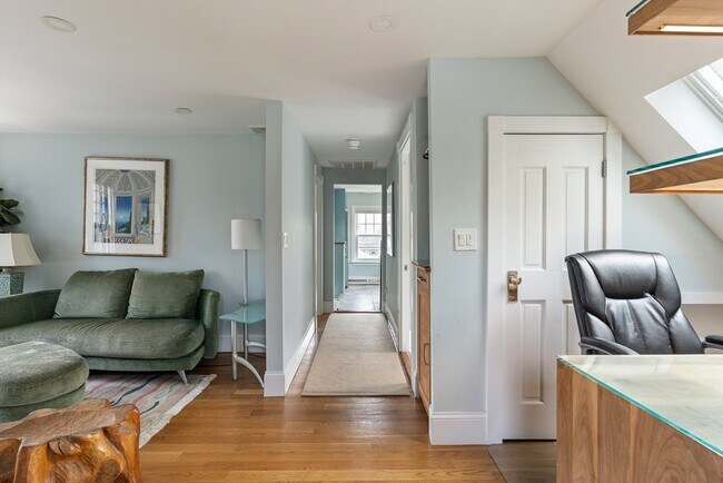 Photo - 10 Brewer St Unit 2