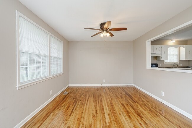 Photo - 121 Highland Dr