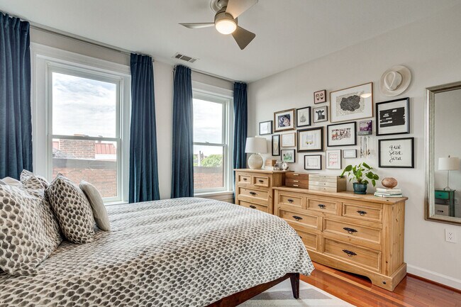 Primary bedroom w South-facing windows - 1918 18TH STREET NW Unit #46