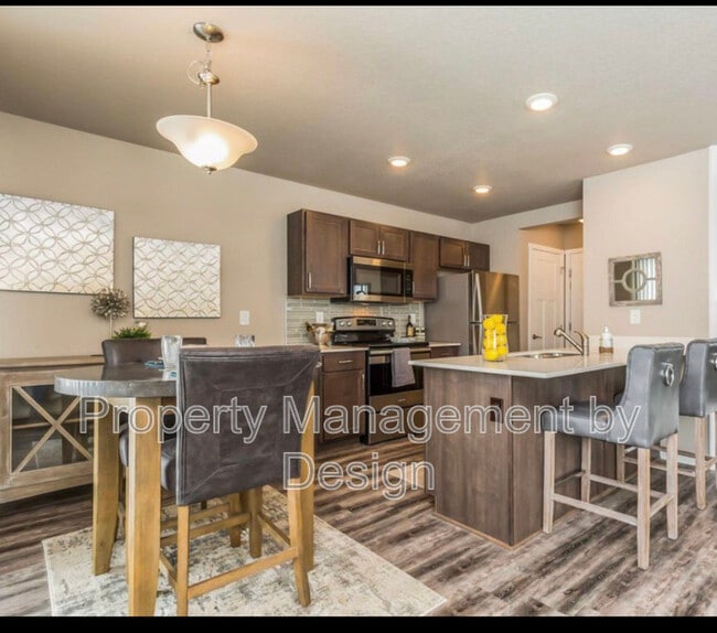 Photo - 763 NE Macey Way