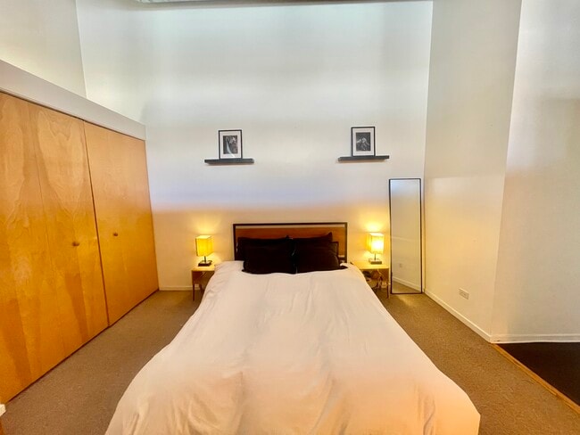 Photo - 1935 N Fairfield Ave Unit 306