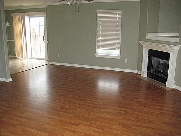 Photo - 1015 Oakwood Ln