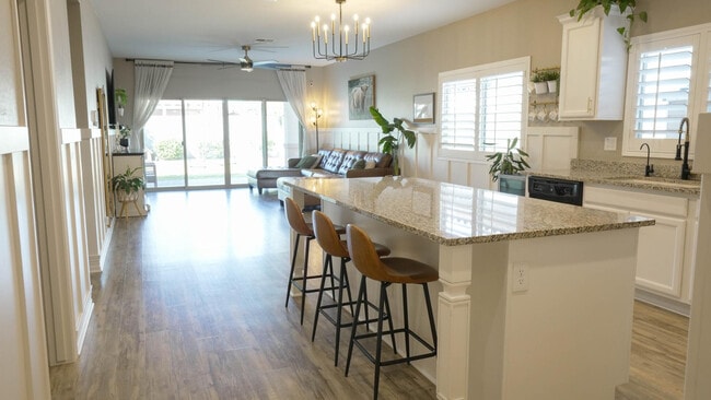 Photo - 884 W Whistling Thorn Ave