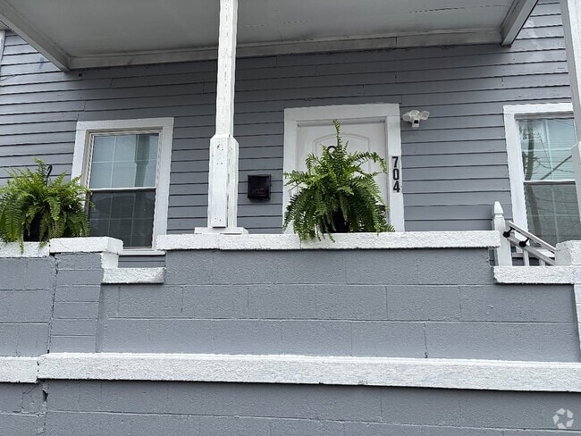 Building Photo - 704 Lavinia St Rental