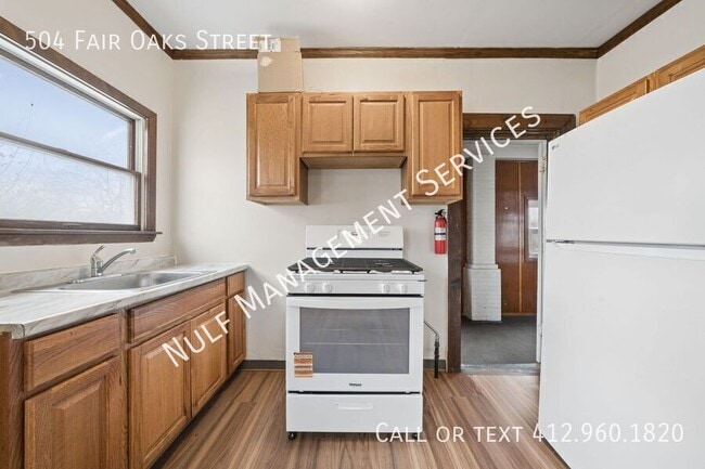 Photo - 504 Fair Oaks St