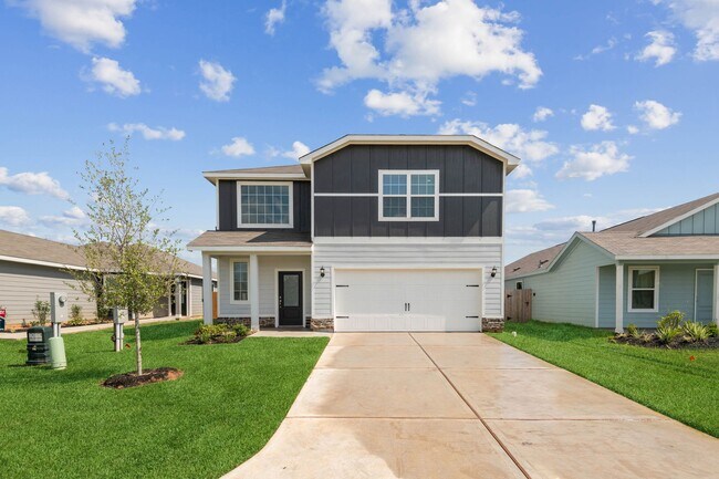 Building Photo - 15802 Berry Hl Dr