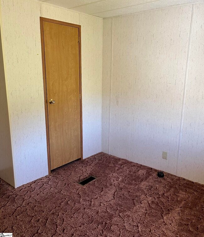 Photo - 13807-13221 US-221