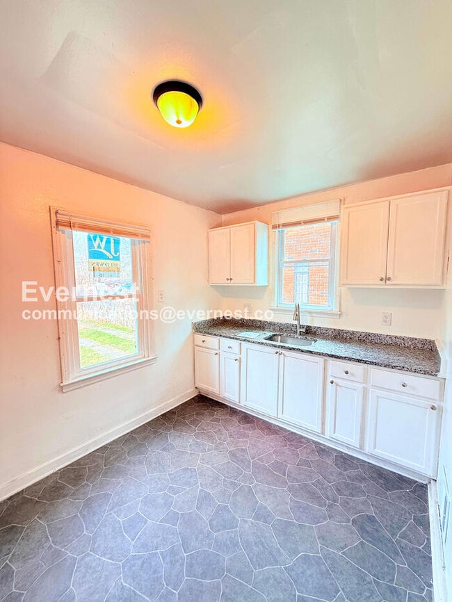 Photo - 3 Bed/1.5 Bath Home with Off-Street Parking / Pet-Friendly / Vouchers Accepted / Available Now!