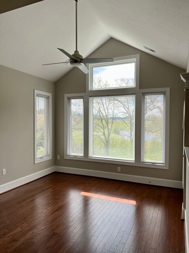 Photo - Modern 3 Bedroom Golf Course Home