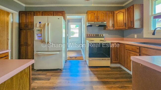 Photo - 190 Cleveland St