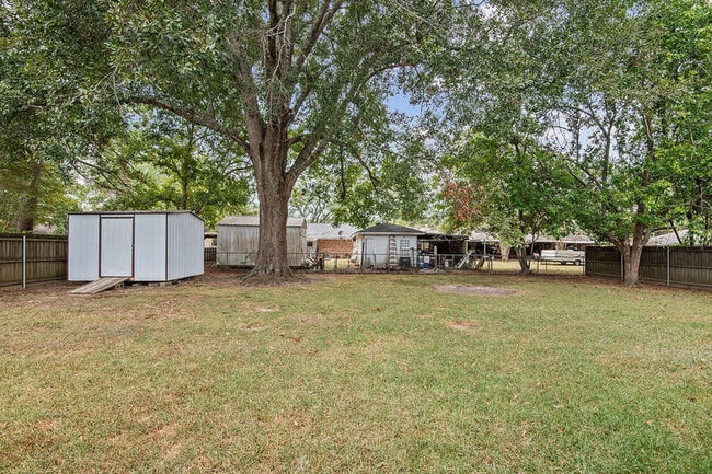 Photo - 5345 Mapleton Dr